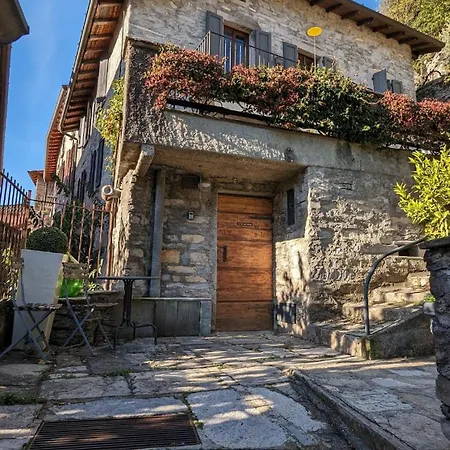 La Ca' Nel Borgo Tatil Evi Moltrasio