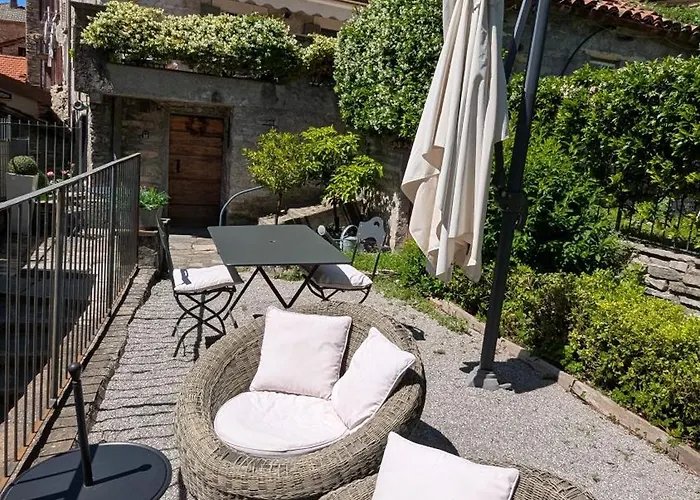 La Ca' Nel Borgo Tatil Evi Moltrasio
